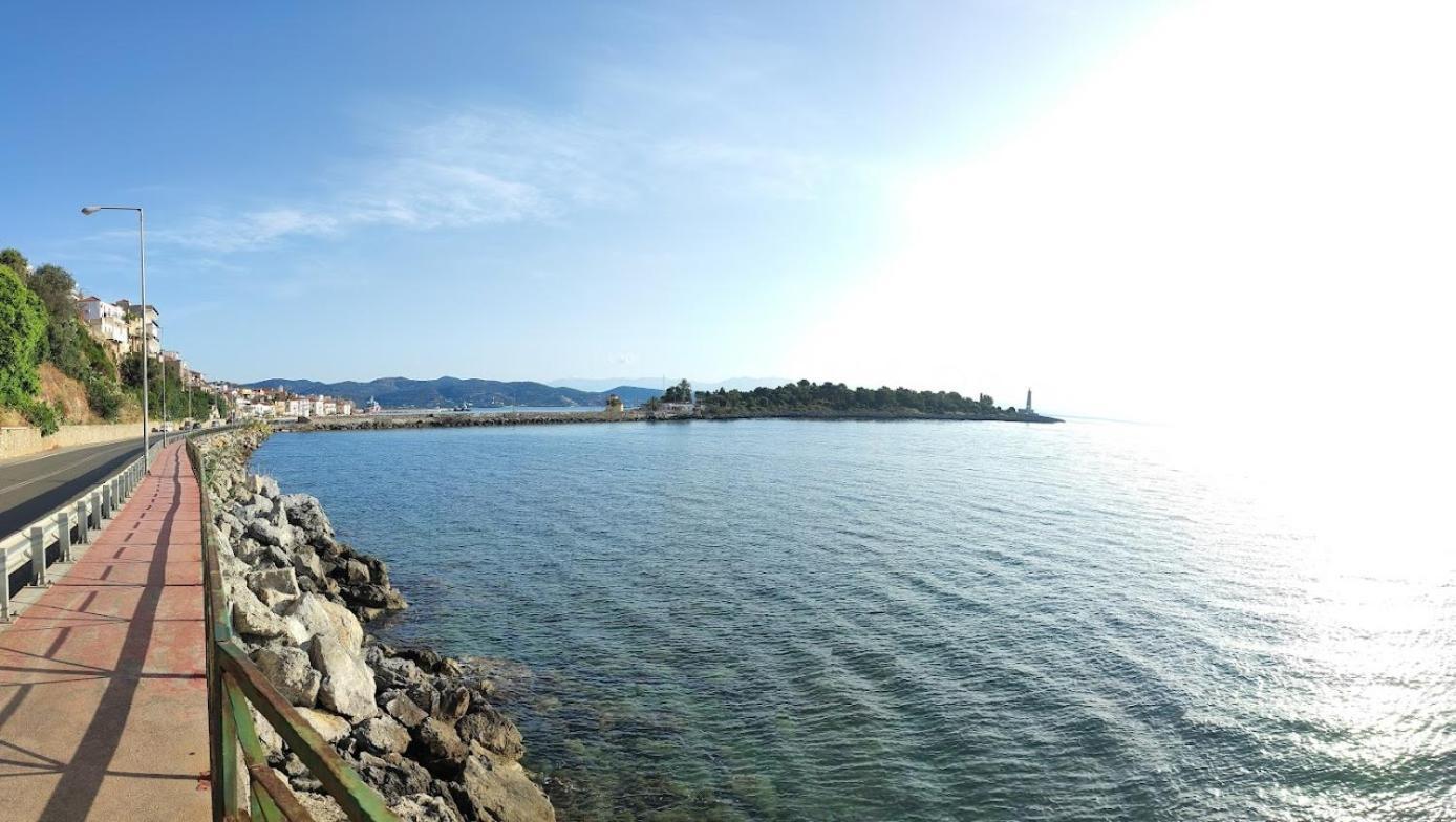 Simply Meraki Gytheian Apt With Panoramic Sea View Gythio Extérieur photo